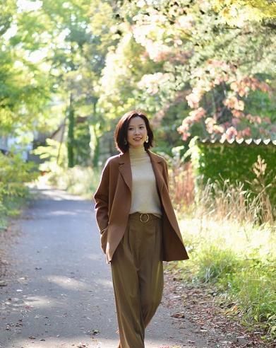 日系 40岁的女人别再乱穿衣，学ins时尚宝妈的日系穿搭，舒适不张扬