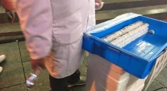 塞牙缝|被遗忘的“子弹”小吃,摇身一变成网红了,10元1份,还不够塞牙缝