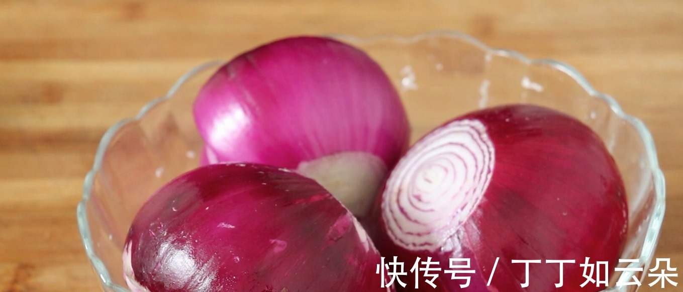 十三香|分享一种洋葱做法，我家一周做5次，不油炸不用炒，比吃肉还香！