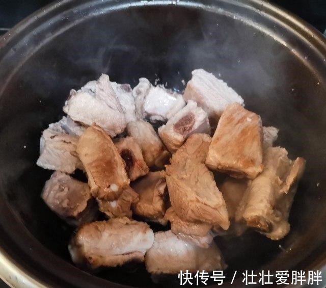 下饭|砂锅排骨炖冬瓜,排骨软烂,美味下饭!