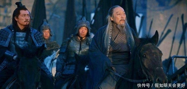 诸葛亮|空城计中诸葛亮除了抚琴,为何还让人城门口扫地,司马懿心领神会