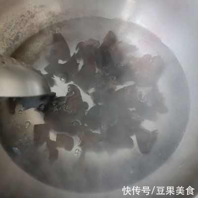  跟饭店大厨学的凉拌菜的做法，果然好吃到没朋友