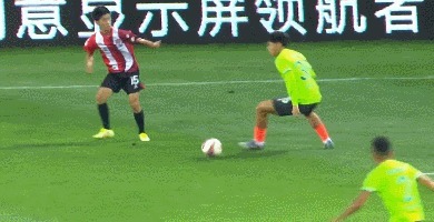 脚后跟|3分钟轰2球!中甲争冠队踢疯了,脚后跟太风骚,赢球就能重返榜首