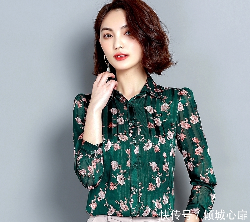 女人上了岁数,一定打扮年轻点,学学下图女人怎么穿,照着穿刚好