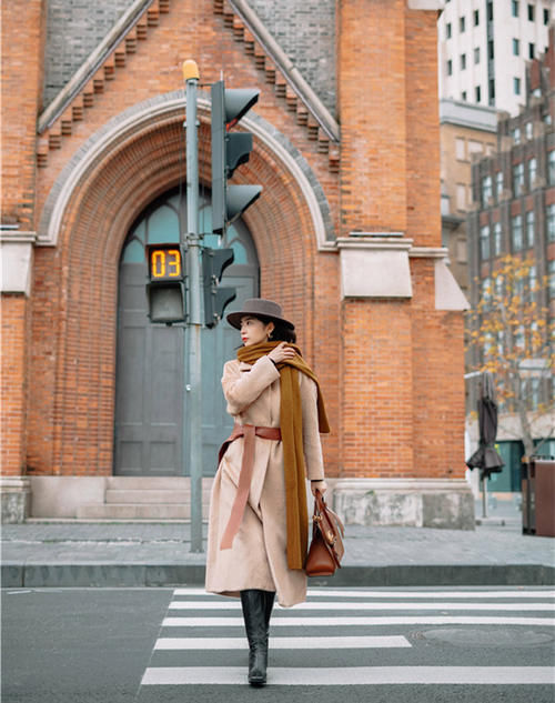 大衣的精髓是什么？三木博主的“优雅穿搭”，明明白白揭示这一点