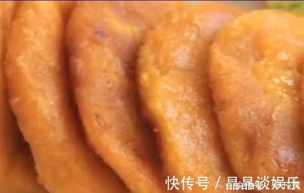 南瓜饼|南瓜饼别再用油炸，教你一种新方法，软糯香甜，家人孩子都爱吃