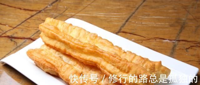 面团|教你自己在家炸油条,牢记5个步骤,油条香酥美味还健康