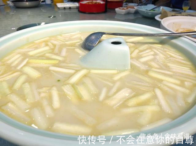 老丈人办升学宴,我随礼一千元,看看他安排的这桌菜,值多少钱