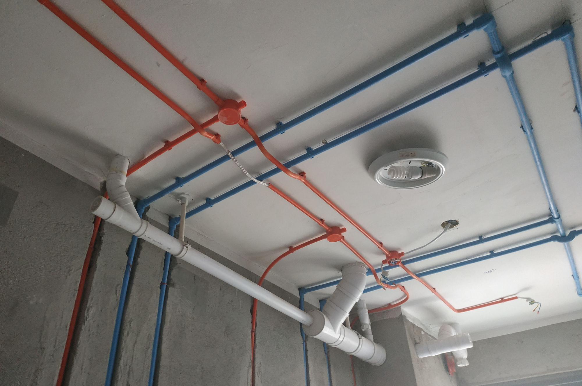 地面|家装水管电线走顶还是走地?工人推荐走顶,真的只是为了赚钱吗?