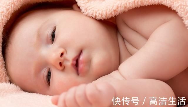 体温|3岁女童嘴唇发紫,妈妈发现后当场扇了自己两个耳光