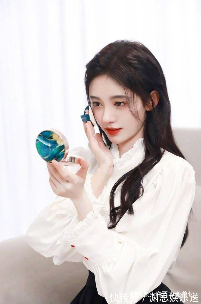 止汗露!包包里常放几样东西的,一般都是讲究的女人,你有几样