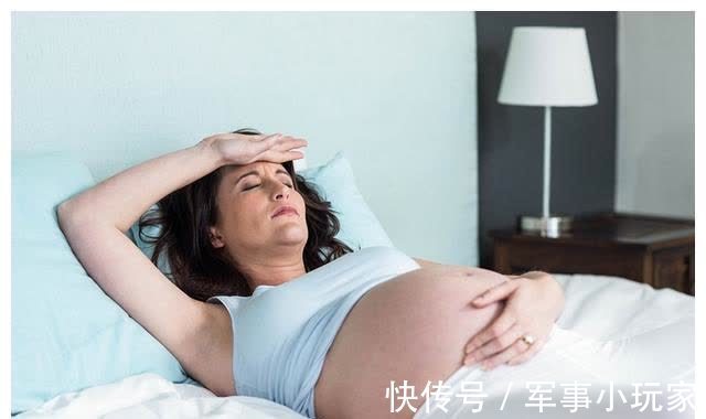 姿势|孕早、中、晚期该怎么睡?不同时期睡姿有变化,及时调整很重要