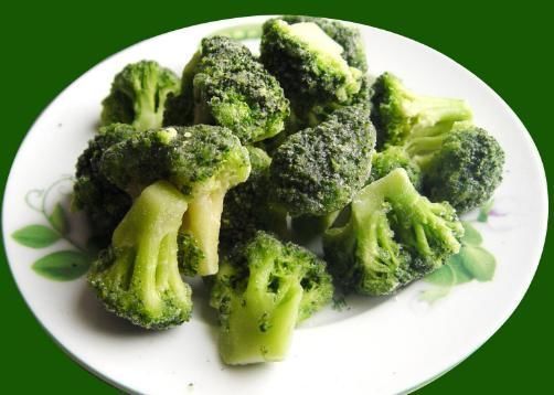 污垢|西兰花用清水越洗越脏,教你3个妙招,虫卵污垢全都自动跑出来