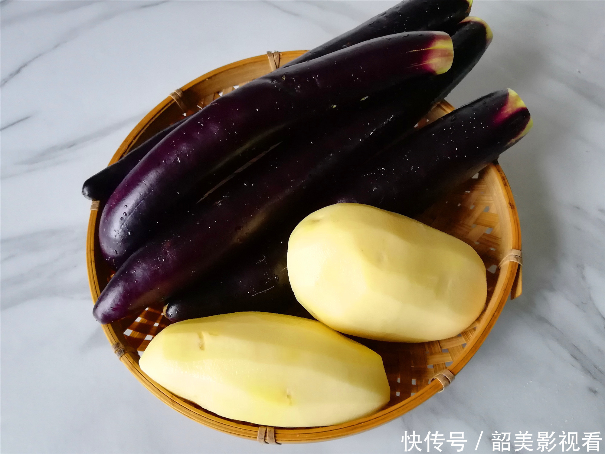 表面|茄子的家常做法最下饭,不用过油,和这个食材是绝配,软糯入味