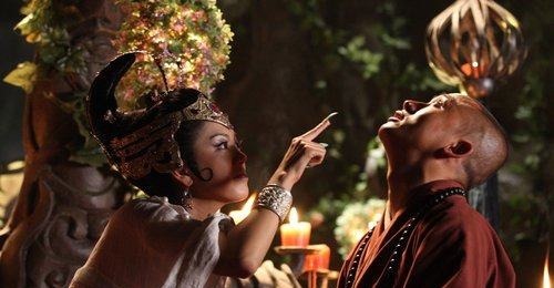 西游记女儿国中,唐僧不仅对女王动了心,而且对蝎子精也动了心!