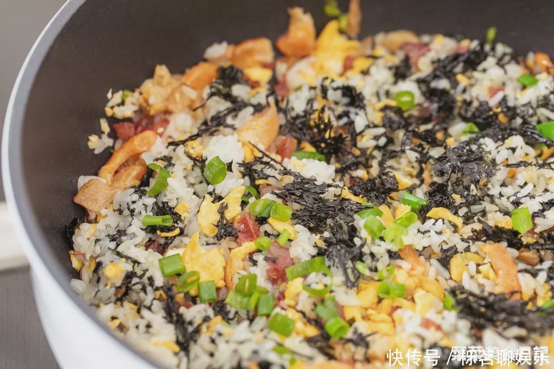 紫菜炒饭|别吃蛋炒饭了!一碗更香,好吃简单又快手