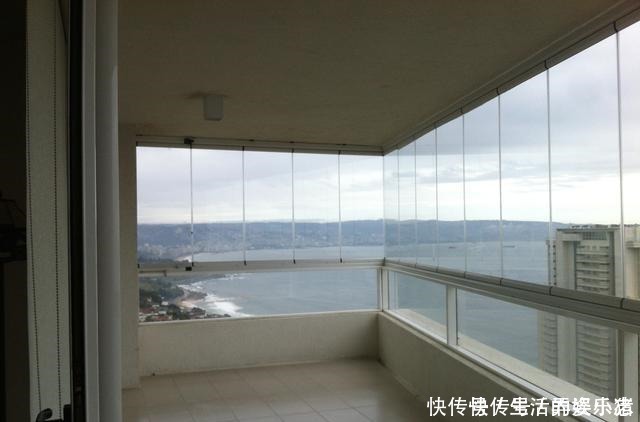 门扇|封阳台不要傻傻用铝合金窗,聪明人都装这种替代,懊悔才发现!