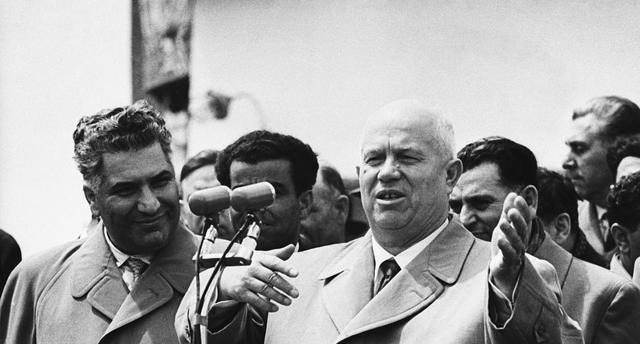 提问|赫鲁晓夫处理提问纸条的智慧，比用皮鞋敲联合国桌子更精彩