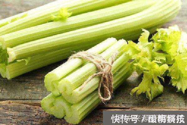 胃肠溃疡|芹菜的2个克星,万万不可一起吃,否则会给我们带来不必要的负担