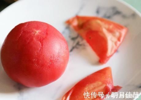 做疙瘩汤，我从不用水调，学会1招小技巧，疙瘩均匀细小，吃着香