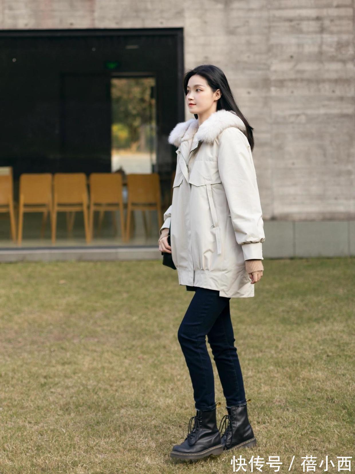 时髦 时髦的女人,衣橱里一定有“羽绒服”,搭配牛仔裤、半身裙很洋气