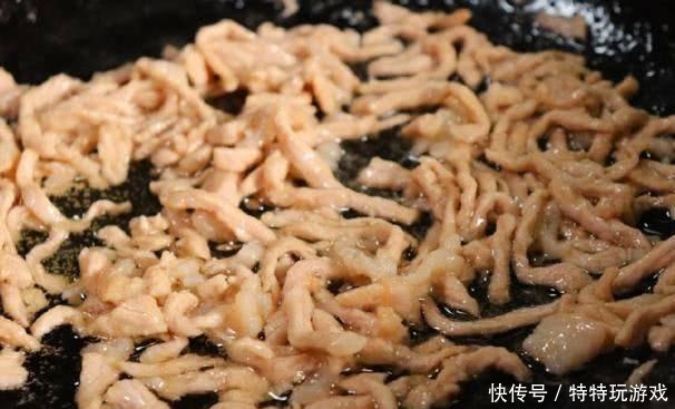 炒肉时,别只知道加淀粉!学会这2招,肉又香又嫩不粘锅!