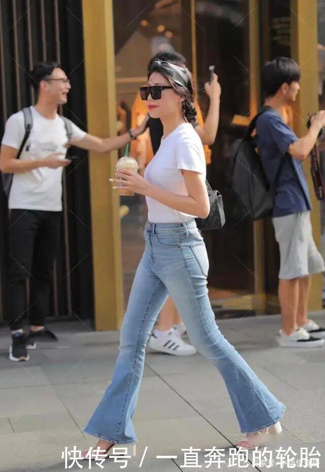 收起你的阔腿裤,今夏“喇叭裤”更吃香,不仅减龄又显瘦!