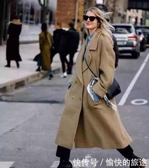 选择|穿呢子大衣的你,包包是怎么选的学会这几点,背包时髦不麻烦