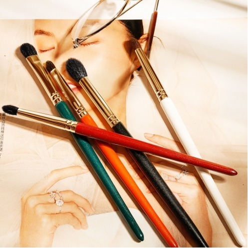 告别晕妆,刷刷公子提供精致上妆的秘密“利器”!