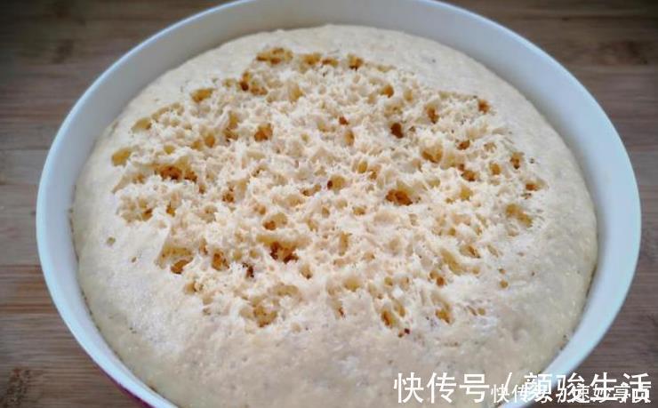 干面粉|炸油条不要用泡打粉、小苏打,油条店都这样做,蓬松酥脆入口即化