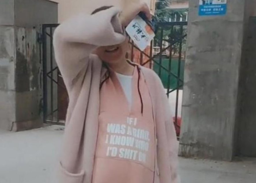 辣条|7月龄孕妈下楼散步许久未归，丈夫匆忙寻找，找到后让他鼻头一酸