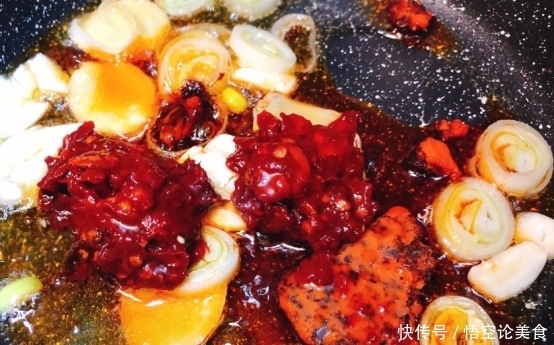 鱿鱼不好吃,那你就错了。这样做鱿鱼会让你的菜吃起来很高端!