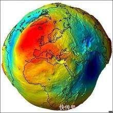 大平洋是远古时期月球撞击地球而形成的一个巨大的陨石坑