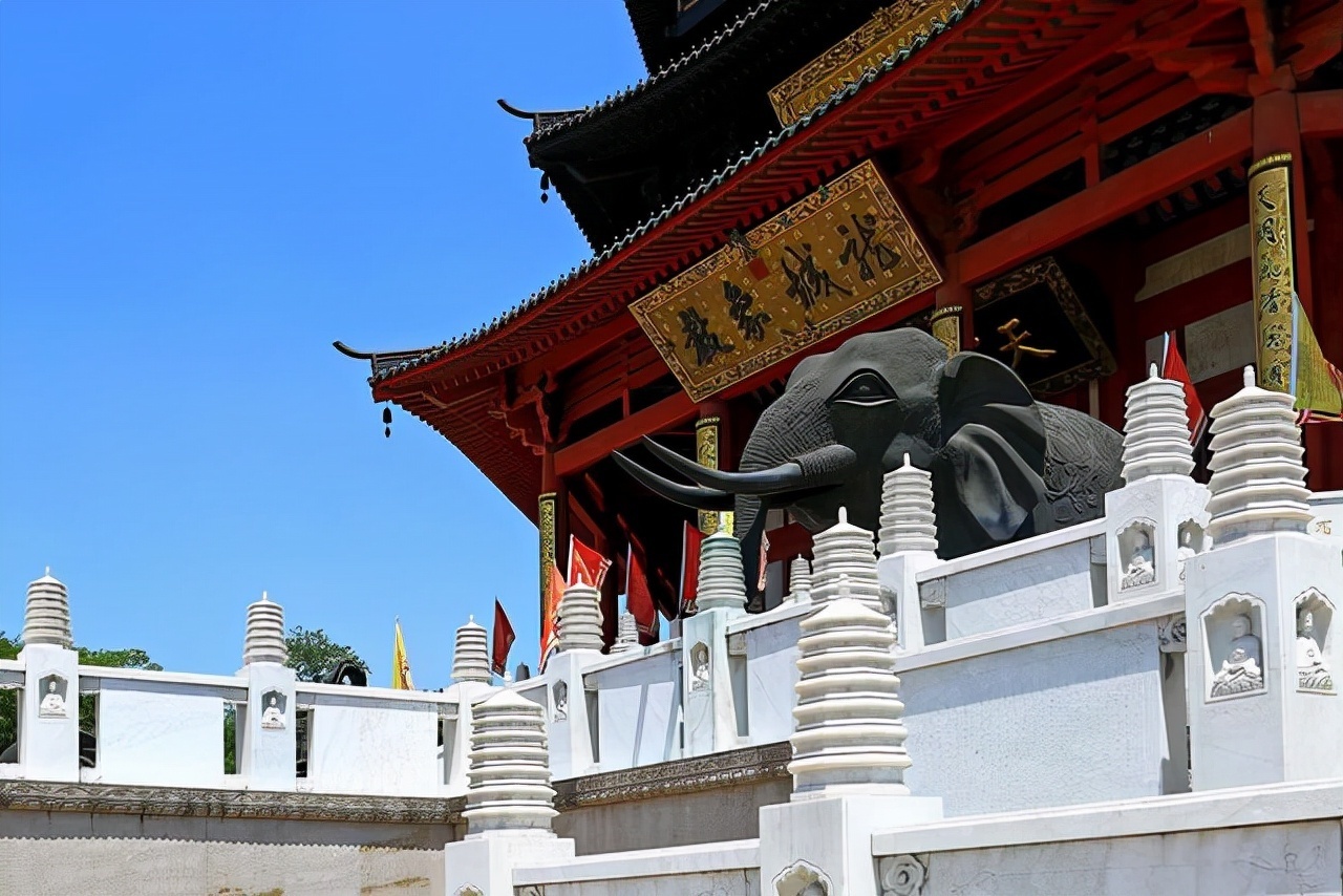 斗拱!古代建筑的檐子下面,竟藏有谜一样的“角”神,这是怎么一回事