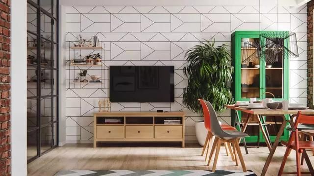 地砖|客厅连接阳台,要不要装隔断门?幸好我精明,一锤下去赚了好几万