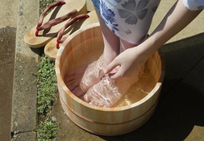 专家|人人都知道的泡脚养生，但都泡对了吗中医骨科专家教你泡脚