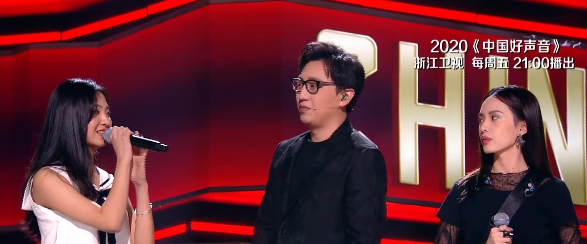  被打乱|中国好声音：导师决战，谢霆锋如意算盘被打乱，李健露出得意的笑