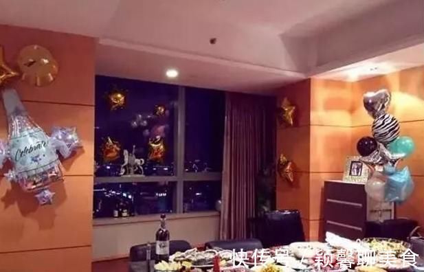 客厅|带你参观姜妍的豪宅,家常便饭也这么丰盛,满桌都是海鲜大餐