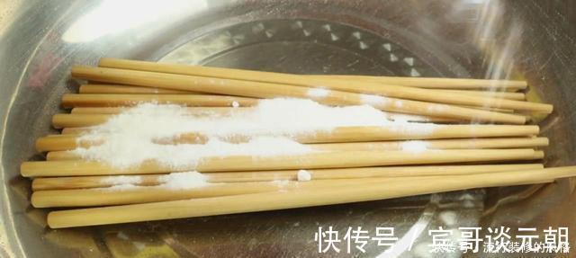 白醋|筷子用久了,只用清水洗已经没用了,教你一招,筷子干净又卫生