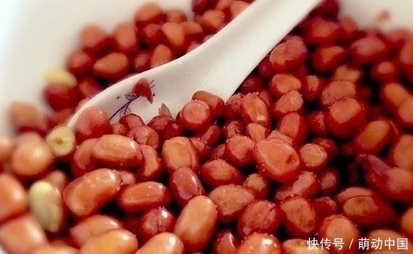 油炸花生米|炸花生米,最忌讳直接下锅炸,告诉你3个小秘诀,花生米又香又脆