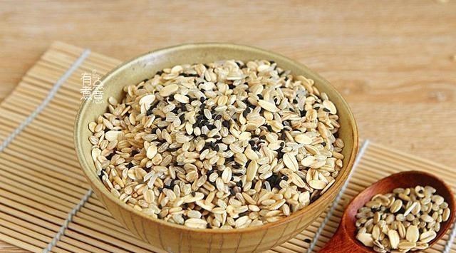 五谷|入冬后,早餐多喝7种“五谷晨粥”,简单营养,同事:难怪身材好