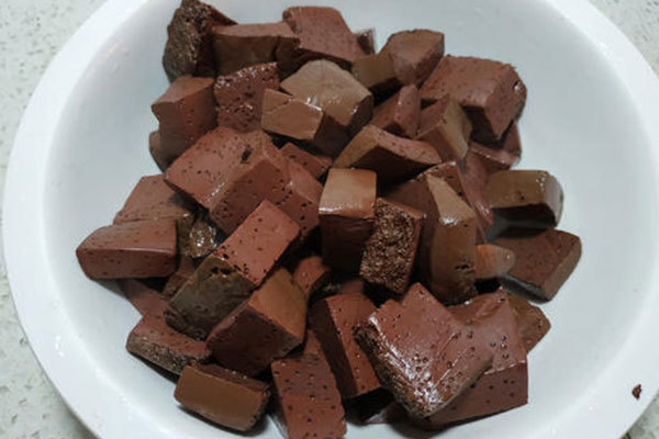 红枣|女人贫血，吃红枣管用吗别被骗了，这些食物才是补血“高手”