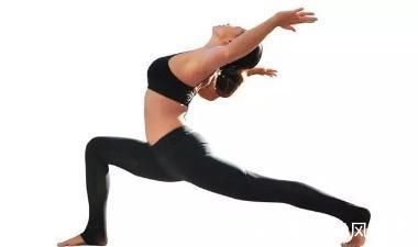 脂肪|顽固性脂肪如何减去？合理饮食加瑜伽运动，平坦小腹，塑形美体