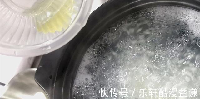 砂锅|广东人特色生滚粥,煲了20几年的做法,嫩滑鲜美,连锅底都不剩
