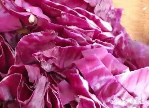 人到中年|人到中年,不妨坚持常吃的食物,燃烧脂肪,养护肌肤,早吃早健康