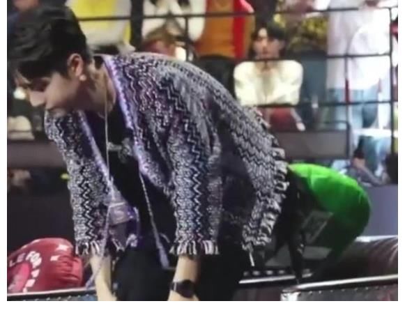 抱枕|王一博被抱枕“占便宜”?粉丝高呼:在外录节目要保护好自己