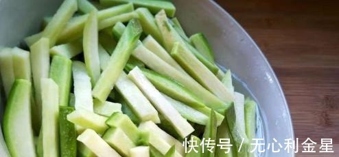 这种菜的维生素是梨的8倍，却只要6毛一斤，特别适合冬天吃！