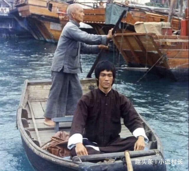 成龙大哥|李小龙与师父叶问的合照,两位都是高手,相当的珍贵了