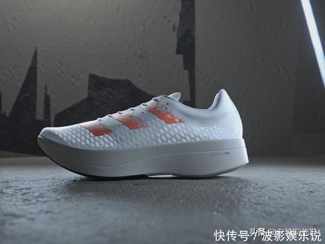 不破不立!准备放弃Boost的阿迪达斯,推出了它的革命性跑鞋