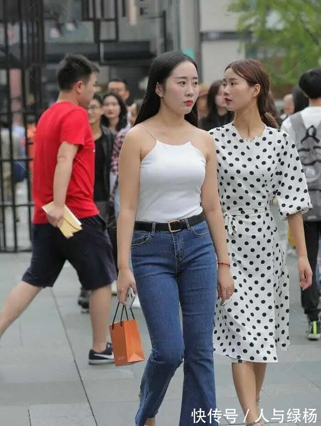 女性 身材圆润的女性,穿搭只需一招,便可以从根本上化解你的烦恼